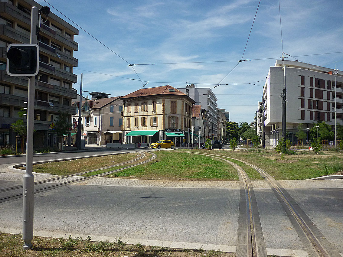 Der Kreisel am Étoile, gesehen in Richtung Rue du Faucigny