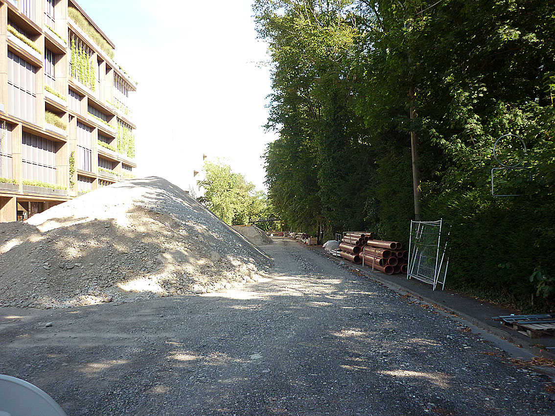 Die Route de Ferney bei den Crêts-de-Morillon, Blick in Richtung Place des Nations