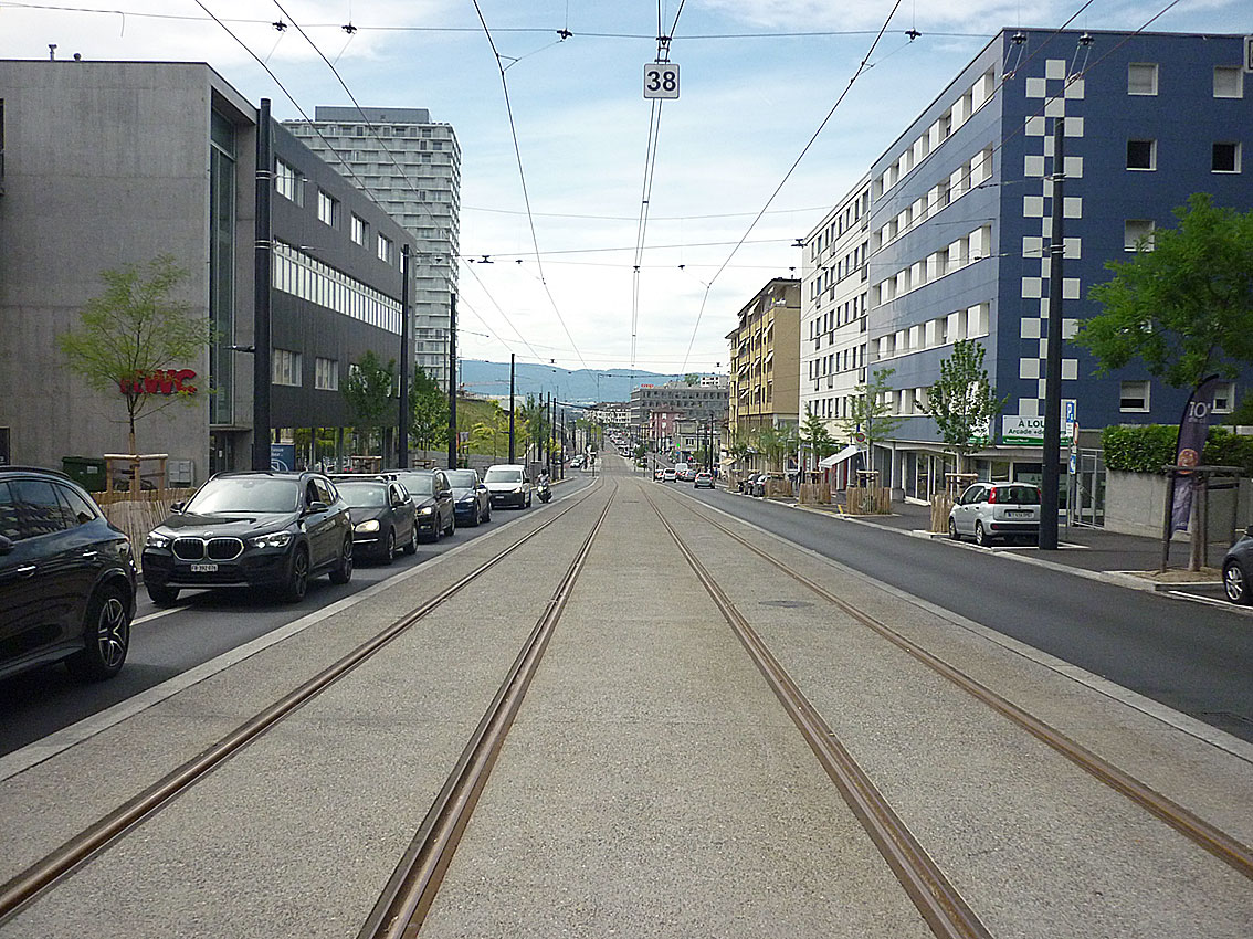 Die Rue de Morges auf dem Weg hinunter in Richtung Prilly Galicien und Renens